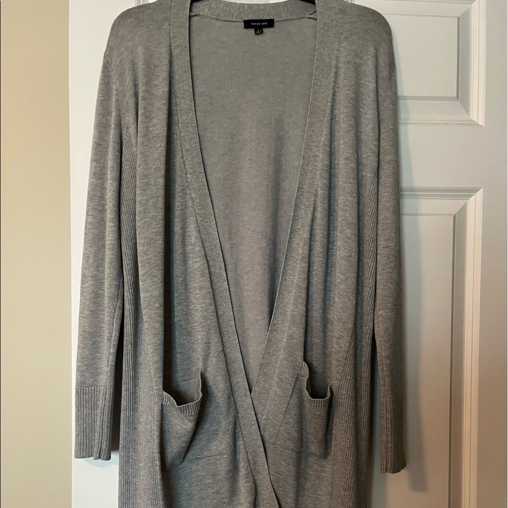 Long grey Verve ami sweater with pockets